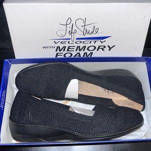 Lifestride Velocity Memory Foam “Immy” flats sz 7M